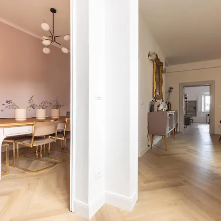 فندق مبيت وإفطار Artieri Suites, Piazza Maggiore بولونيا